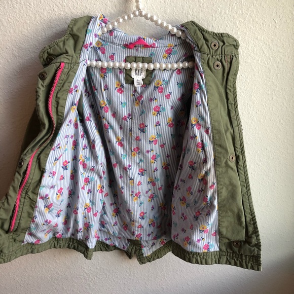 Adorable fall floral lined jacket - Picture 3 of 7